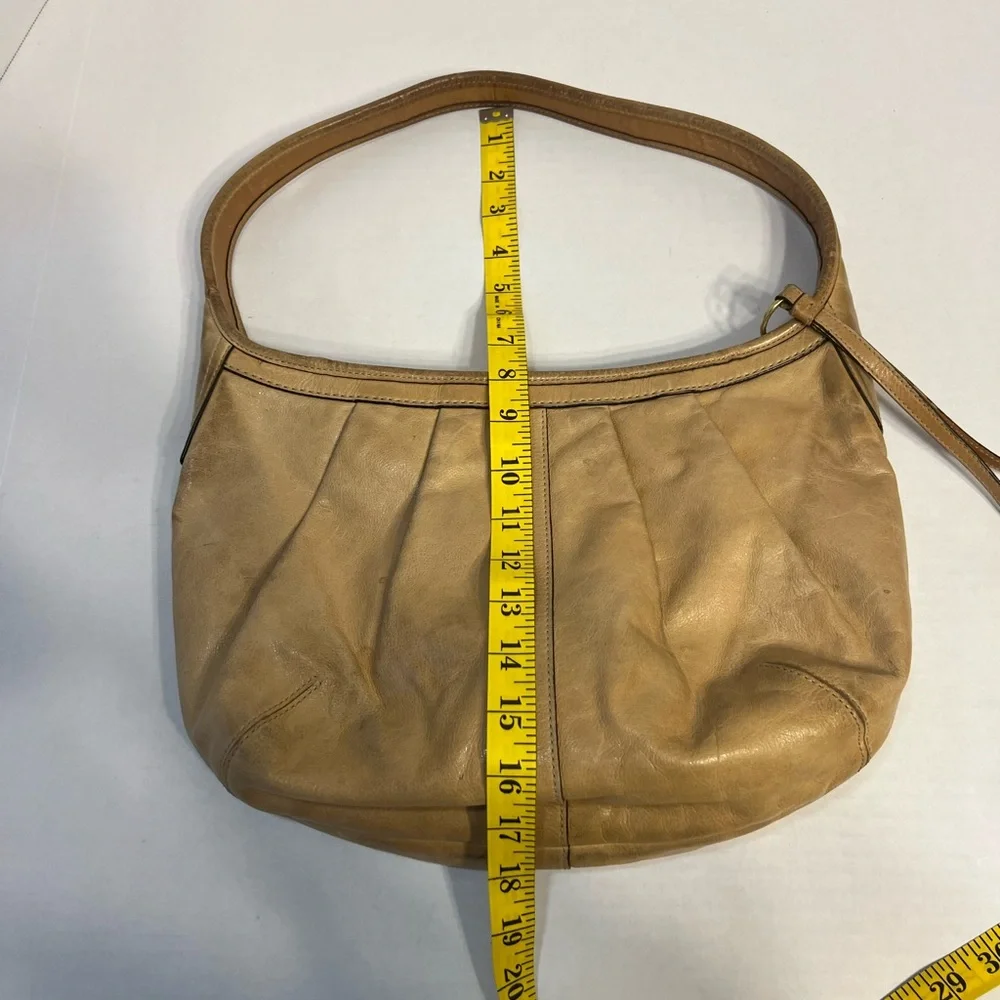 Coach vintage Ergo Y2K pleated half moon leather hobo Camel‎ style # 12235
